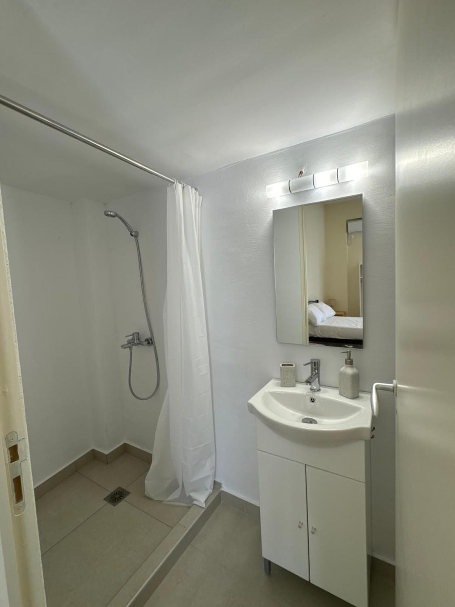 Airpoint Apartments Artemida  Bagian luar foto